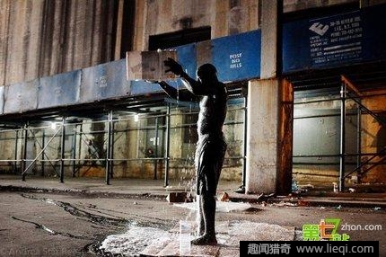 美国黑人区恶性循环的混乱生活(8)