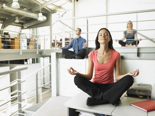 办公室怎么练瑜伽 三式瑜伽减肥放松 _亚健康