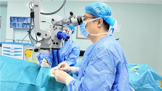 双重眼疾致七旬老人“雾里看花”多学科协作打开清晰视界