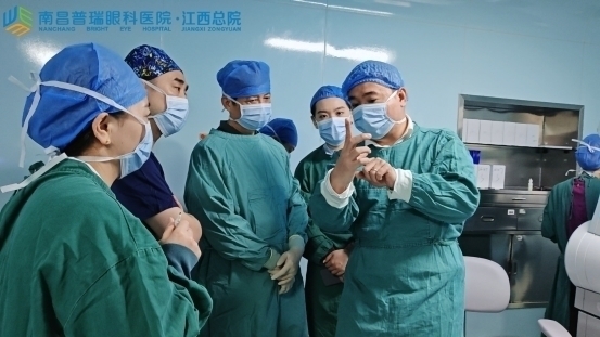 共筑屈光手术精准智能新未来