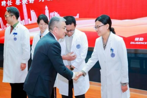 构建青年人才培养体系 推动医疗人才战略落地