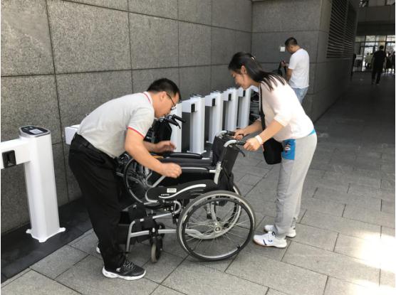 健租宝共享轮椅落户协和医院，首批投放一小时租空