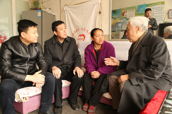 中国癌症基金会理事长赵平到延安老区慰问贫困患者