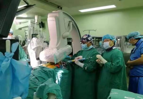 华西心外微创瓣膜团队：2019全国TAVR手术纪录，我们这样突破
