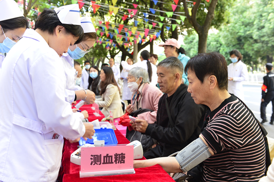云南省公立医院又添一个名医诊室