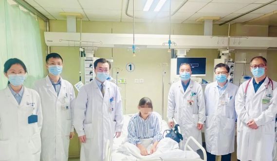 北京医院普通外科成功完成国内首例人工心脏（左心室辅助装置）植入后患者结肠癌手术