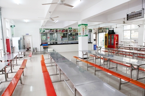 守护“校园餐”，要严查更要严管