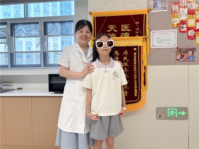 摘除“雾障”是基础，坚持矫正训练是视力改善核心