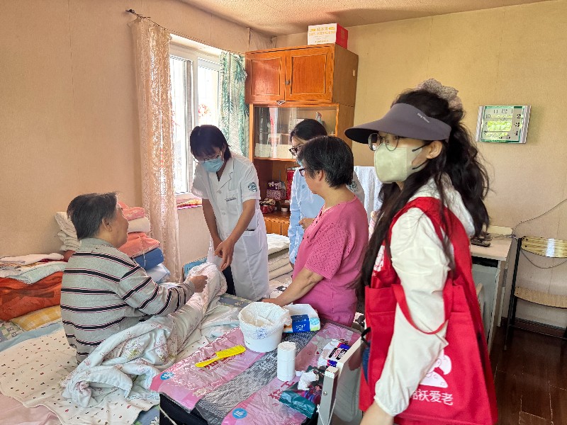 【让“老有所护”触手可及】北京东城崇外街道推动“养老惠民”与“稳岗扩就业”双向赋能 【让“老有所护”触手可及】北京东城崇外街道推动“养老惠民”与“稳岗扩就业”双向赋能