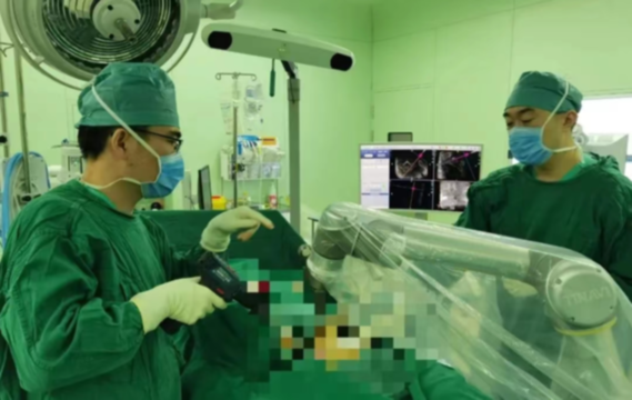 医师节 | 北京积水潭医院刘巍峰：医生不是完人、不是圣人，是竭尽全力的人