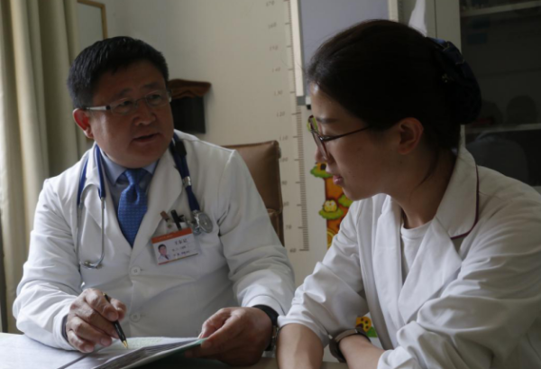 探访北京天使儿童医院，感受王东记医生的一天