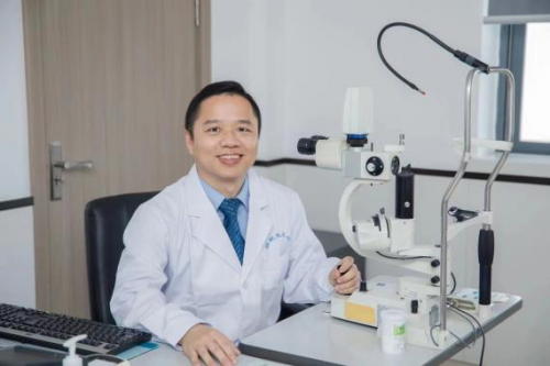 青年医者说|屈光手术专家胡亮:12年前我做了近视手术