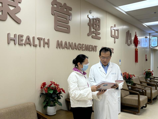 云南红河：多方聚才 “银龄医师” 助推医疗卫生质量提升