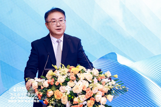 守护生命守护者:多方聚力共筑医护防护新防线 守护生命守护者:多方聚力共筑医护防护新防线