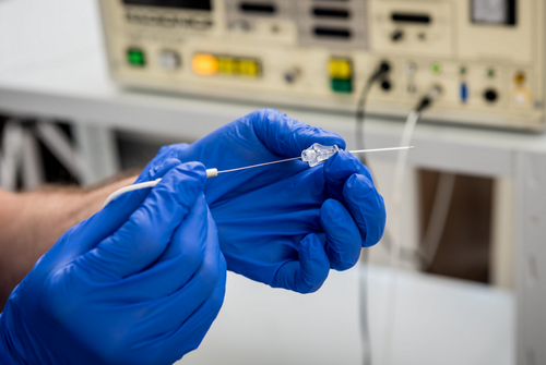 精准“微雕”神经 患者重展笑颜