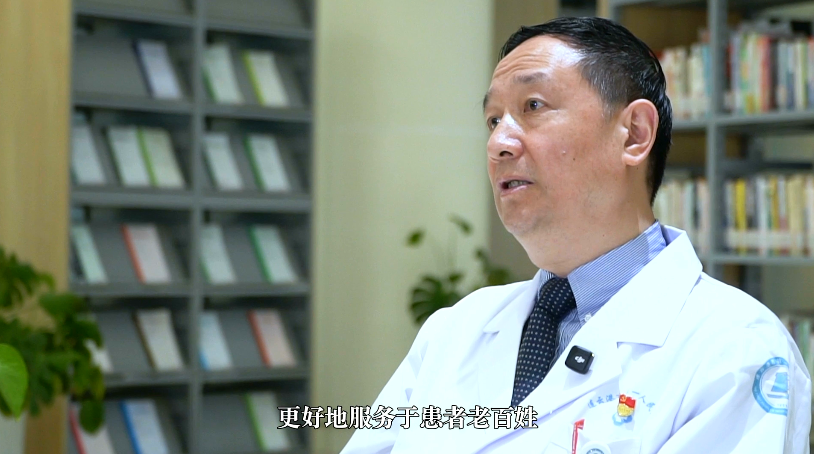 医者观|施辉:地市级医院的突围 带出一支“危重难”铁军 医者观|施辉:地市级医院的突围 带出一支“危重难”铁军