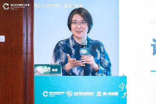 手上红斑水泡反复难愈,别再当成普通皮肤干 手上红斑水泡反复难愈,别再当成普通皮肤干